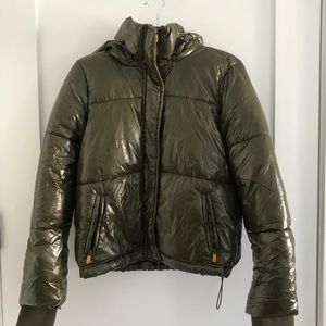 Gapfit Crop puffer coat.